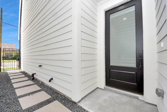 4814 Cochran Street, Houston, TX 77009