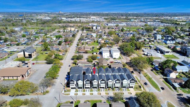4814 Cochran Street, Houston, TX 77009