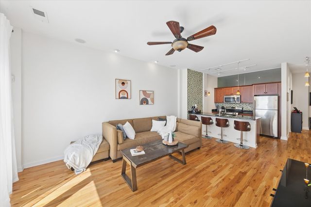 2025 S Indiana Avenue 209, Chicago, IL 60616