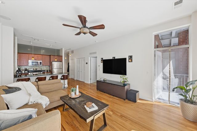 2025 S Indiana Avenue 209, Chicago, IL 60616