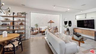 705 Sunset Avenue 1/4, Venice, CA 90291