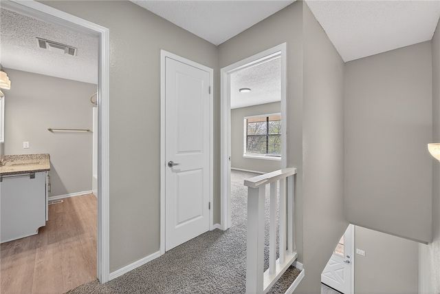 2103 N East Oaks Drive, Fayetteville, AR 72703