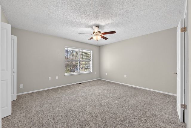 2103 N East Oaks Drive, Fayetteville, AR 72703