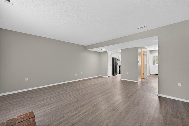 2103 N East Oaks Drive, Fayetteville, AR 72703