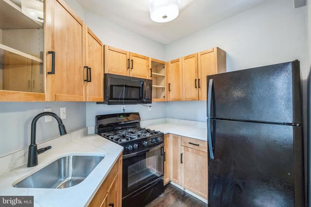 208 FARRAGUT ST NW #104, Washington, DC 20011