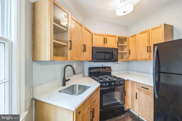 208 FARRAGUT ST NW #104, Washington, DC 20011