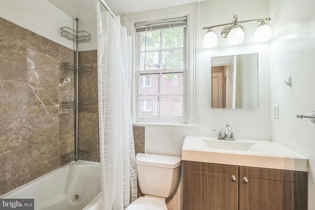 208 FARRAGUT ST NW #104, Washington, DC 20011