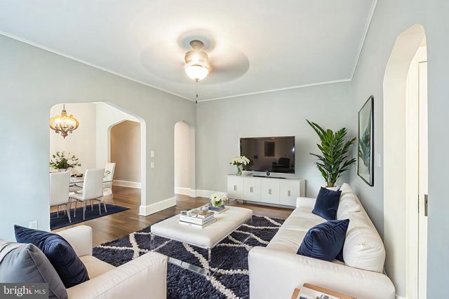 208 FARRAGUT ST NW #104, Washington, DC 20011