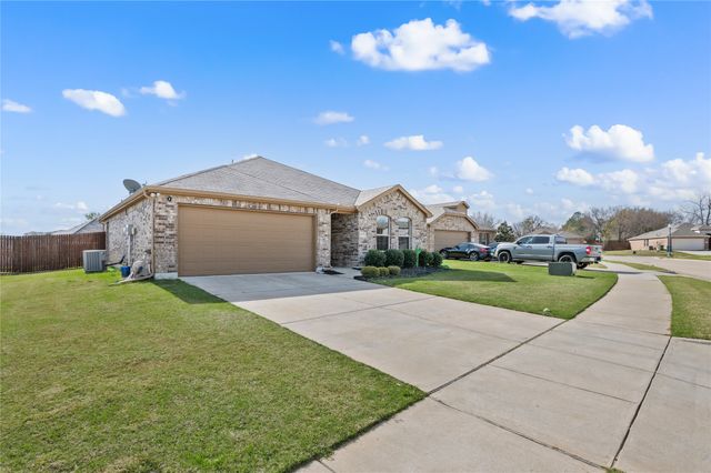 417 Highmeadow Drive, Aubrey, TX 76227