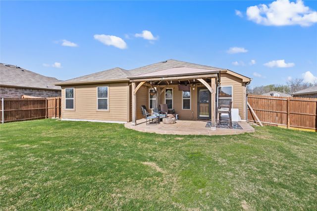 417 Highmeadow Drive, Aubrey, TX 76227