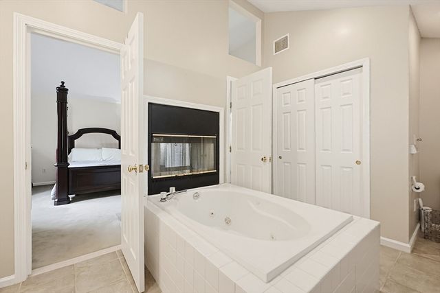 81 Arrowhead Cir 81, Ashland, MA 01721