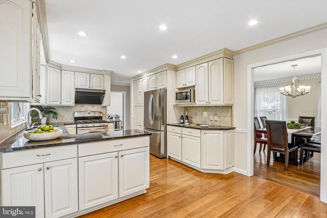 6 INDIAN RUN RD, Princeton Junction, NJ 08550