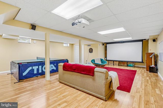 6 INDIAN RUN RD, Princeton Junction, NJ 08550