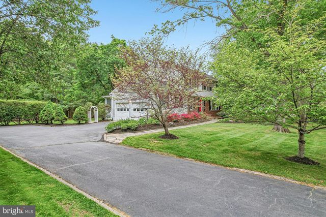 6 INDIAN RUN RD, Princeton Junction, NJ 08550