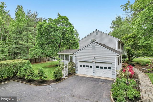 6 INDIAN RUN RD, Princeton Junction, NJ 08550