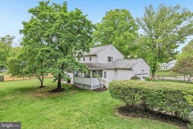 6 INDIAN RUN RD, Princeton Junction, NJ 08550