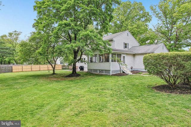6 INDIAN RUN RD, Princeton Junction, NJ 08550