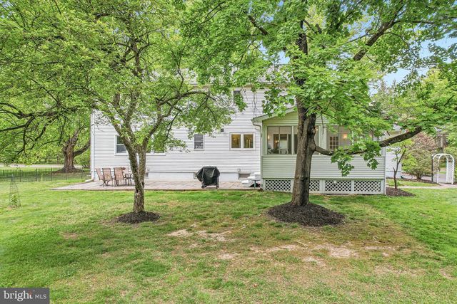 6 INDIAN RUN RD, Princeton Junction, NJ 08550