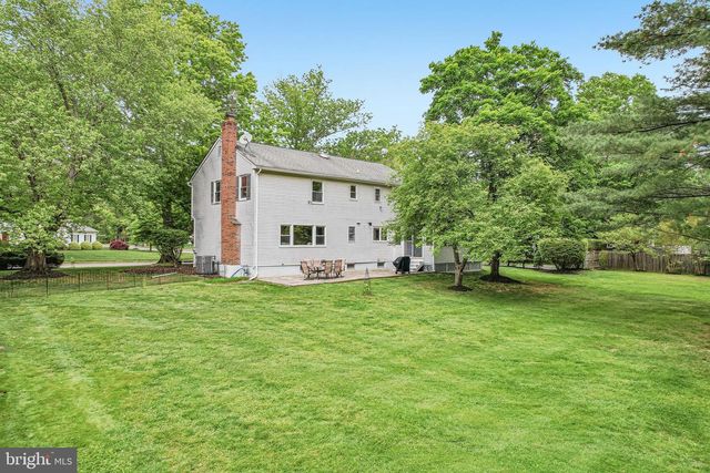 6 INDIAN RUN RD, Princeton Junction, NJ 08550