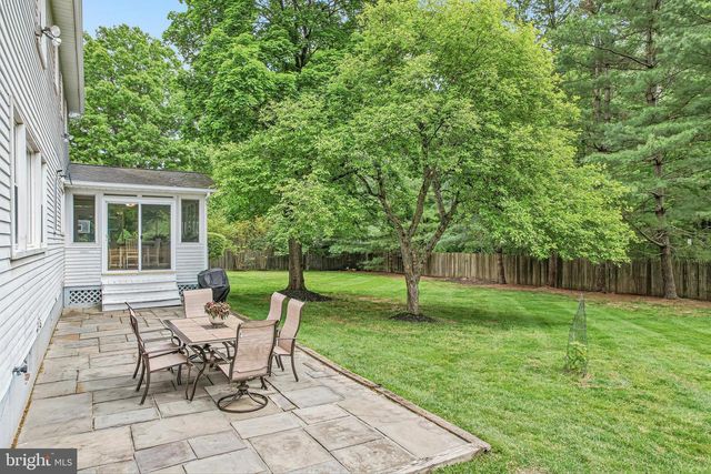 6 INDIAN RUN RD, Princeton Junction, NJ 08550