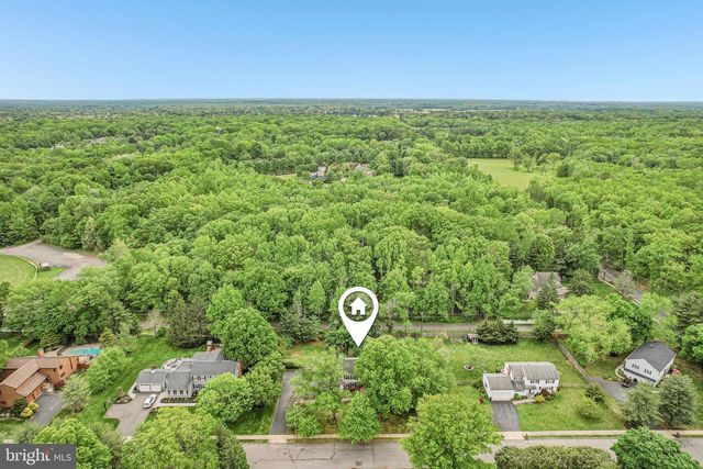 6 INDIAN RUN RD, Princeton Junction, NJ 08550