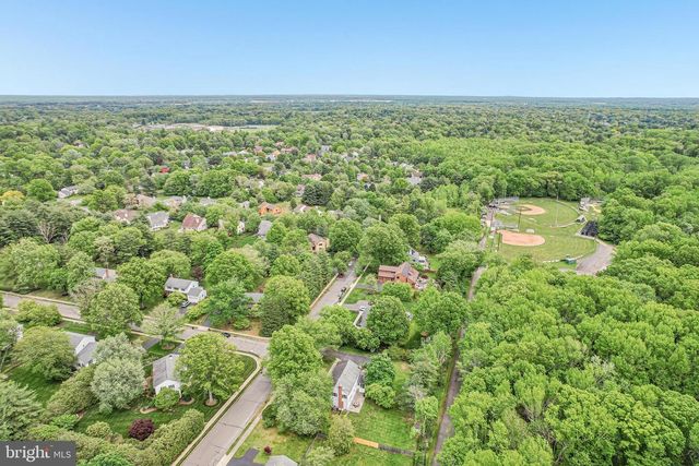 6 INDIAN RUN RD, Princeton Junction, NJ 08550
