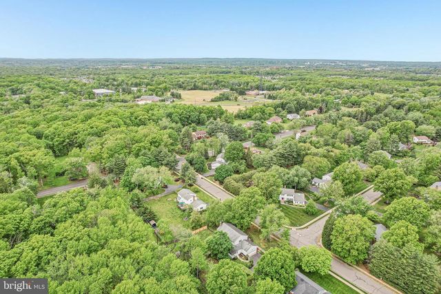 6 INDIAN RUN RD, Princeton Junction, NJ 08550