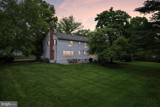 6 INDIAN RUN RD, Princeton Junction, NJ 08550