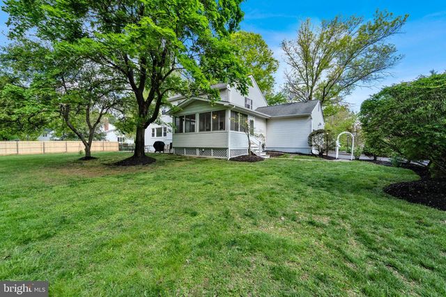 6 INDIAN RUN RD, Princeton Junction, NJ 08550