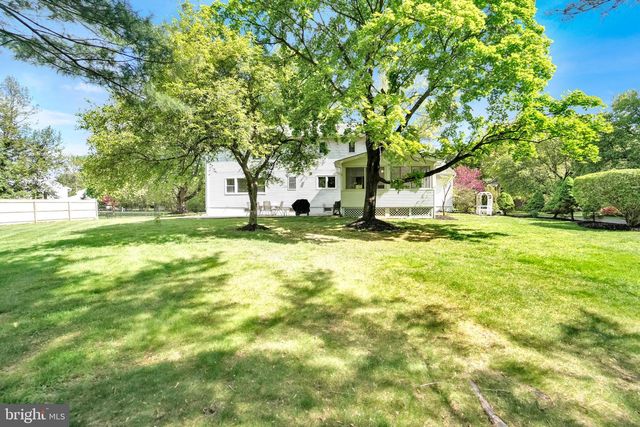 6 INDIAN RUN RD, Princeton Junction, NJ 08550