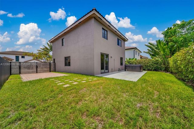 23061 SW 114th Path, Miami, FL 33170