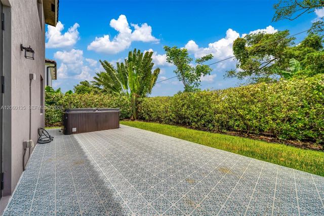 23061 SW 114th Path, Miami, FL 33170