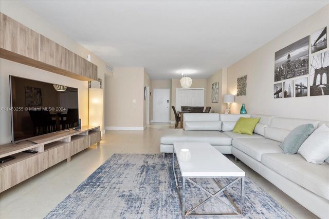 5601 Collins Ave 1514, Miami Beach, FL 33140