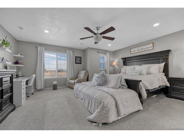 33 N Jamestown Way, Aurora, CO 80018