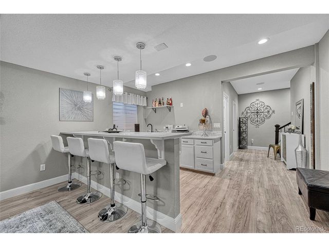 33 N Jamestown Way, Aurora, CO 80018