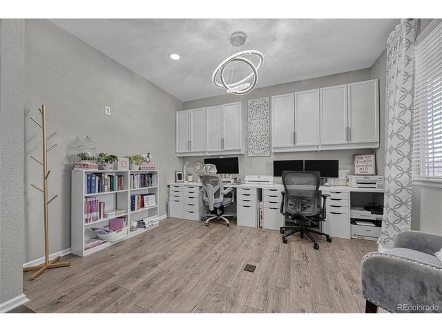 33 N Jamestown Way, Aurora, CO 80018