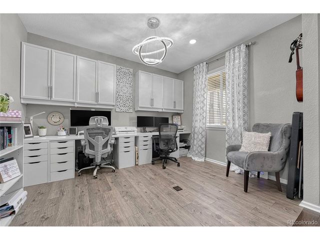 33 N Jamestown Way, Aurora, CO 80018