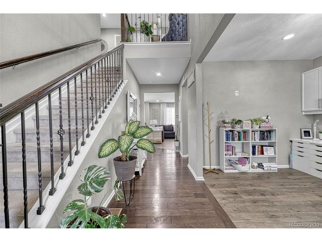 33 N Jamestown Way, Aurora, CO 80018