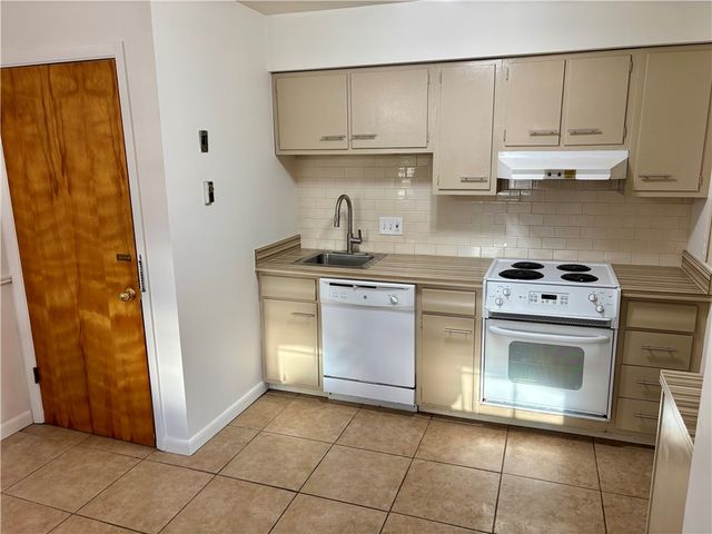 4327 Belmont Drive, Clay, NY 13090