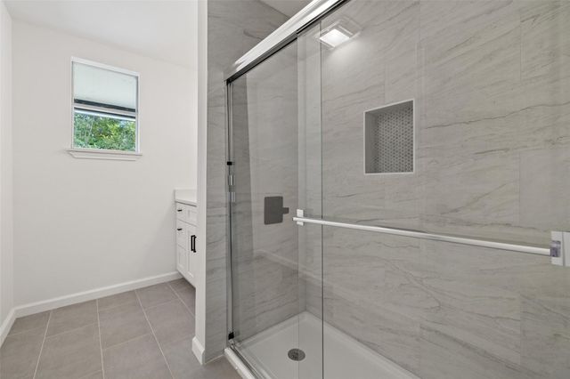 707 W 7th ST, Taylor, TX 76574