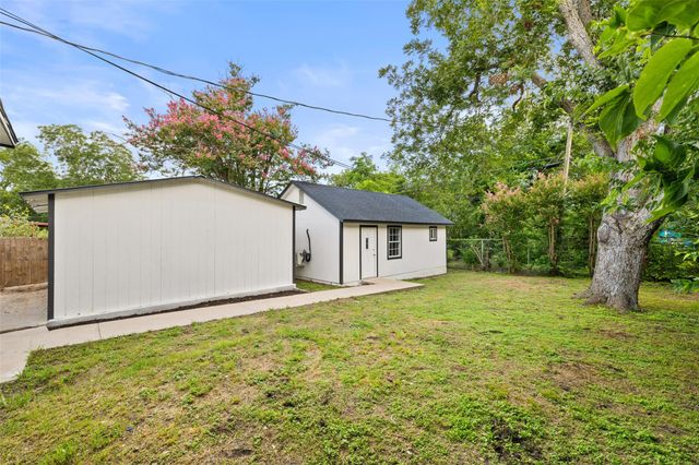 707 W 7th ST, Taylor, TX 76574