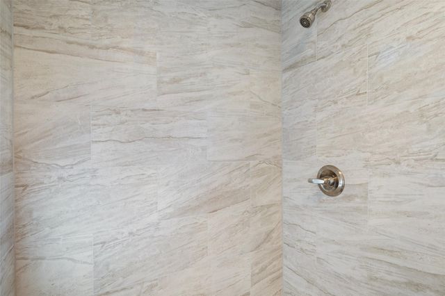 707 W 7th ST, Taylor, TX 76574