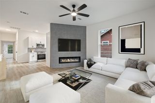 707 W 7th ST, Taylor, TX 76574