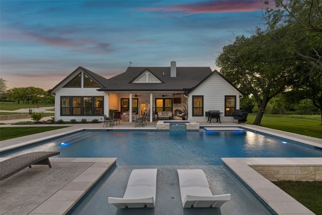 492 County Road 4387, Decatur, TX 76234