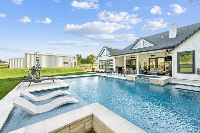 492 County Road 4387, Decatur, TX 76234