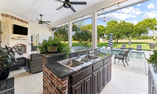 492 County Road 4387, Decatur, TX 76234