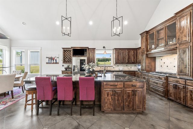 492 County Road 4387, Decatur, TX 76234