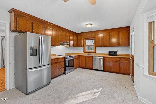 905 Pond Street, Clayton, NC 27520