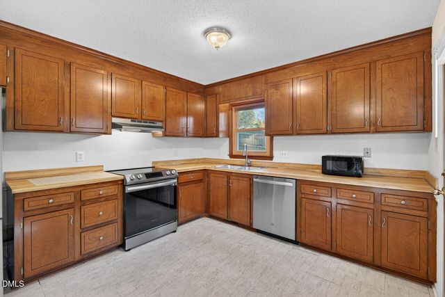 905 Pond Street, Clayton, NC 27520