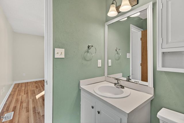 905 Pond Street, Clayton, NC 27520